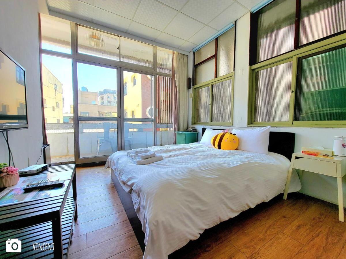 Honey House Tainan Bed & Breakfast ภายนอก รูปภาพ