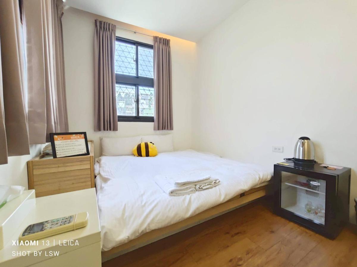 Honey House Tainan Bed & Breakfast ภายนอก รูปภาพ