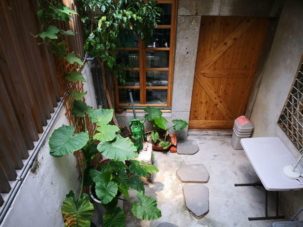 Honey House Tainan Bed & Breakfast ภายนอก รูปภาพ