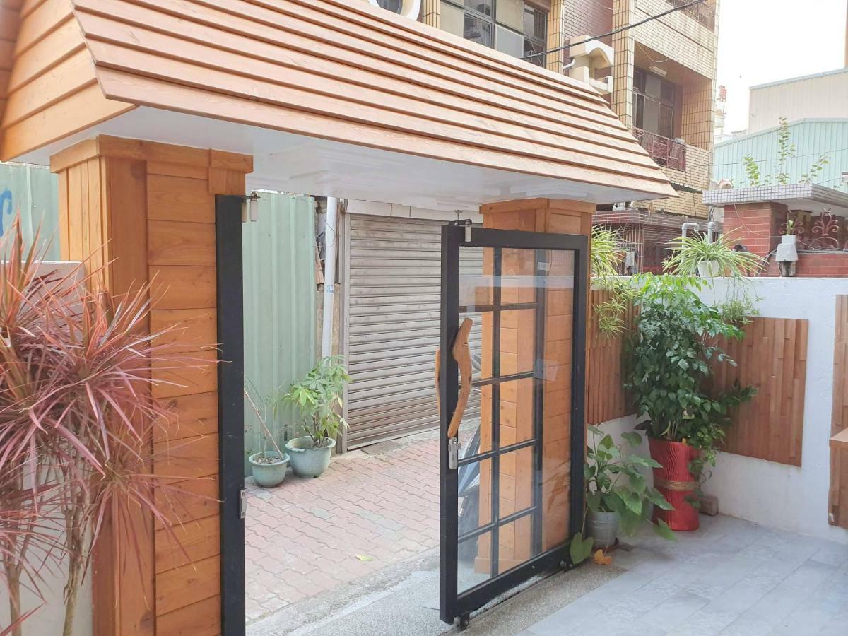 Honey House Tainan Bed & Breakfast ภายนอก รูปภาพ
