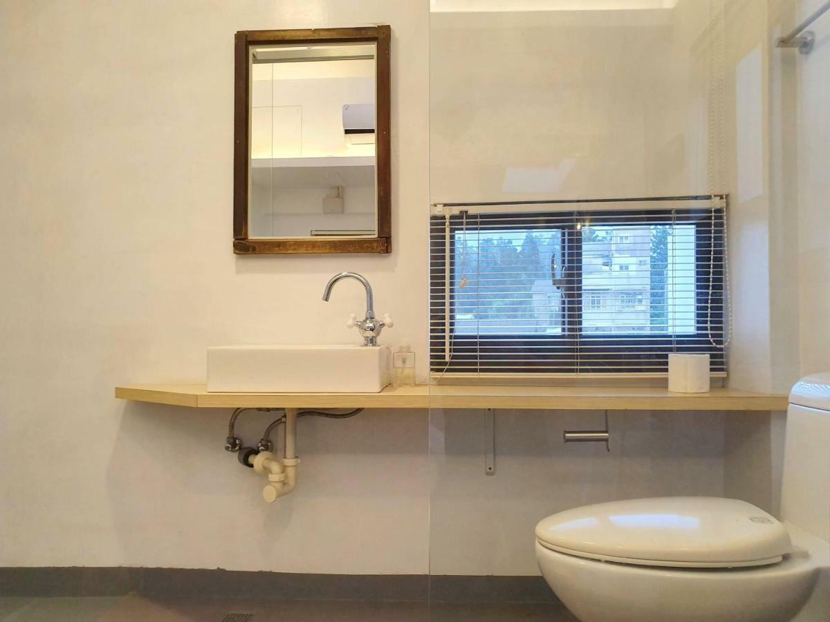 Honey House Tainan Bed & Breakfast ภายนอก รูปภาพ