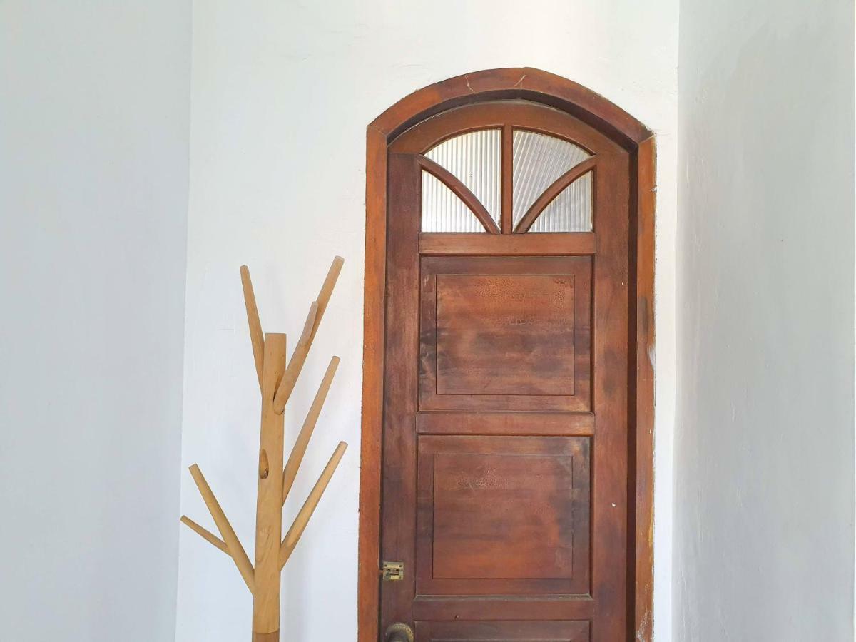 Honey House Tainan Bed & Breakfast ภายนอก รูปภาพ