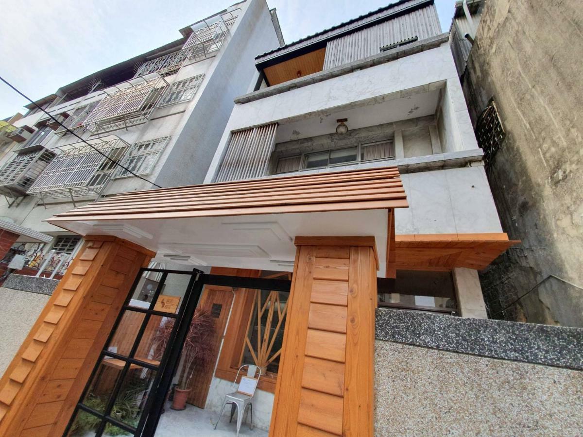 Honey House Tainan Bed & Breakfast ภายนอก รูปภาพ
